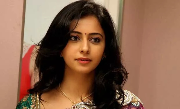 Rakul Chance gets Nayantara - Sakshi