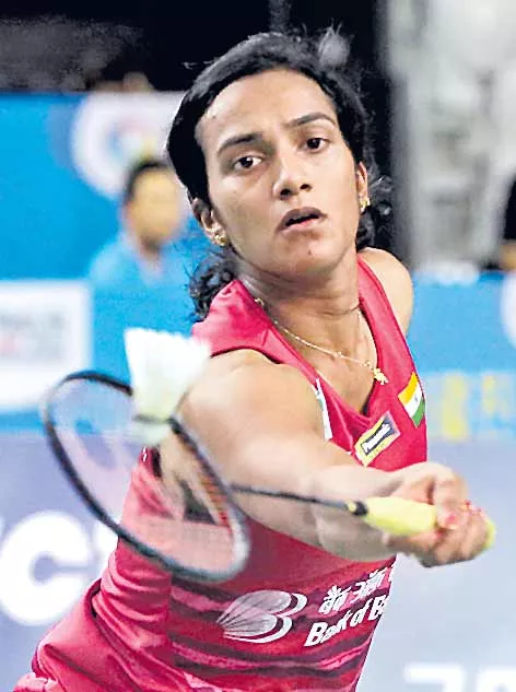 pv sindhu enter to Quarters - Sakshi