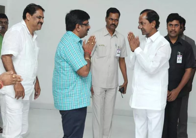 Geetla Rajender reddy Meet CM kcr - Sakshi