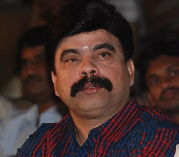 Court orders arrest of  Tamil film actor Power Star Srinivasan - Sakshi - Sakshi - Sakshi