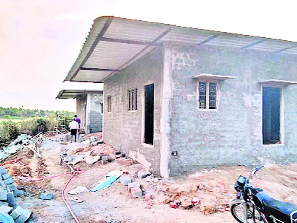 wrong route  for New homes Compensation - Sakshi