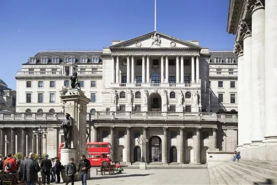 Bank of England hikes rate to 0.50 per cent - Sakshi