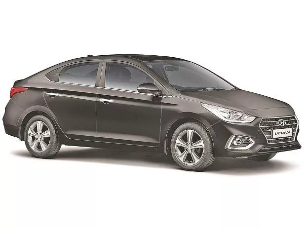 Hyundai Verna receives over 20,000 bookings, 1,50,000 enquiries - Sakshi