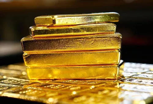 Gold biscuits worth Rs 1.5 cr seized from boat off Mandapam      - Sakshi - Sakshi