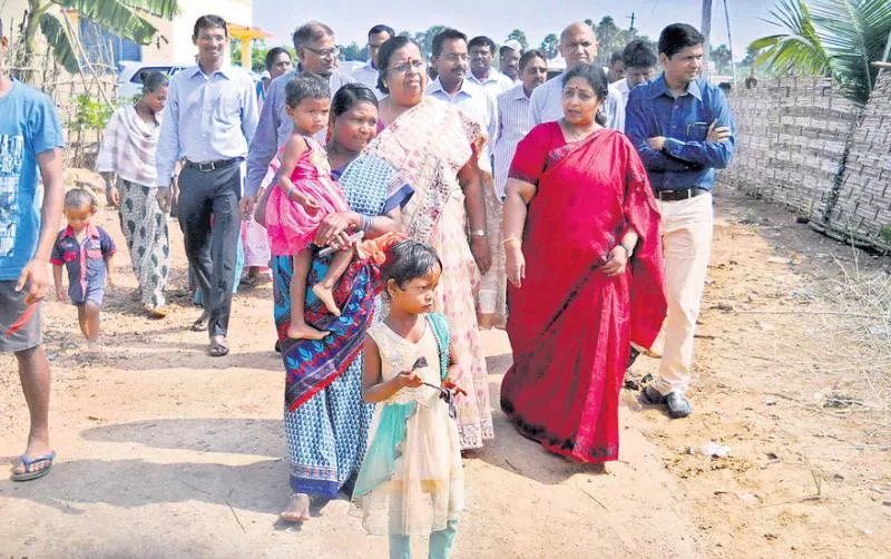 Central social justice in Eluru - Sakshi