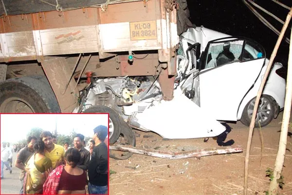 Four of family killed in road accident - Sakshi