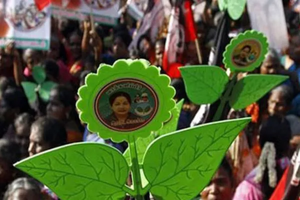 Sasikala Faction Lost two leaves symbol - Sakshi - Sakshi