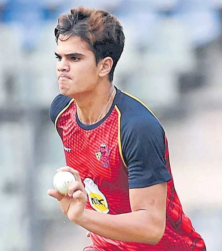 Arjun Tendulkar shines with ball - Sakshi - Sakshi