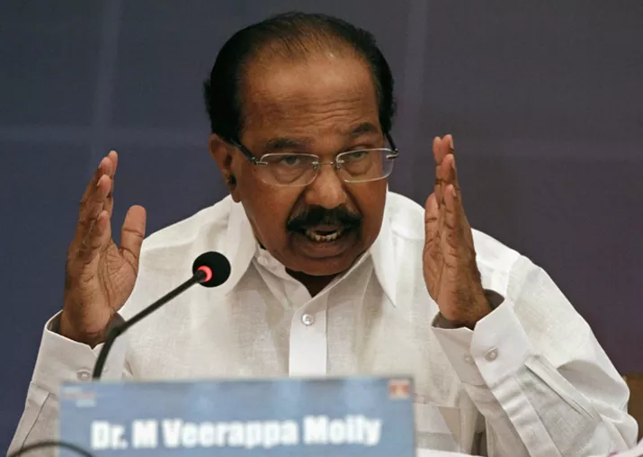 Importance for sonia gandhi remains same, says Veerappa Moily - Sakshi