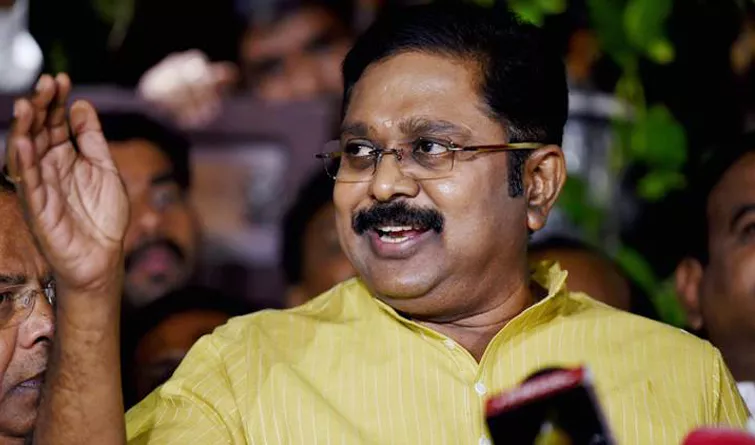 I will win in RK Nagar by-election, says TTV Dhinakaran - Sakshi