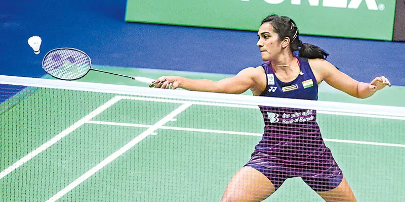 PV Sindhu Enters Quarter-final of Hong Kong Open, Saina Nehwal Crashes Out - Sakshi - Sakshi