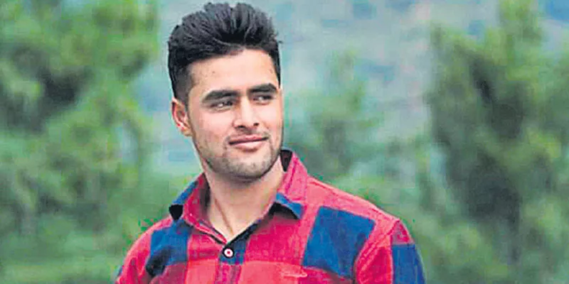 Kashmir militants kill Territorial Army jawan - Sakshi - Sakshi