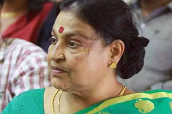 Malayalam Actress Vasanthi Died with Cancer - Sakshi