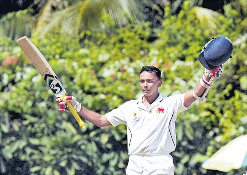 Ranji Trophy: Mumbai maul Tripura by 10 wickets to enter quarters - Sakshi