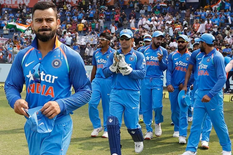 Virat Kohli will ask BCCI for pay more to Team India - Sakshi