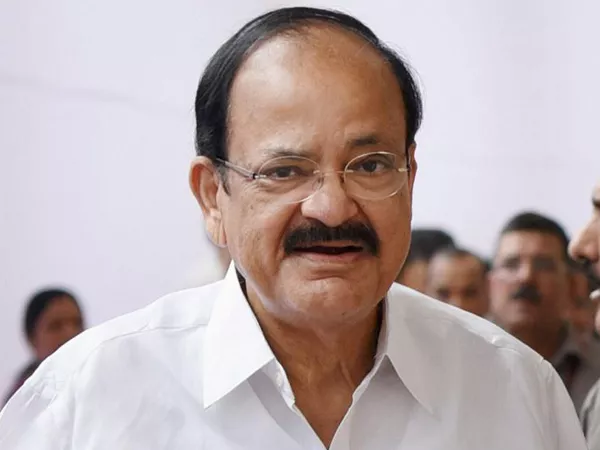   Venkaiah Naidu inaugurates Two blocks of VIT AP - Sakshi