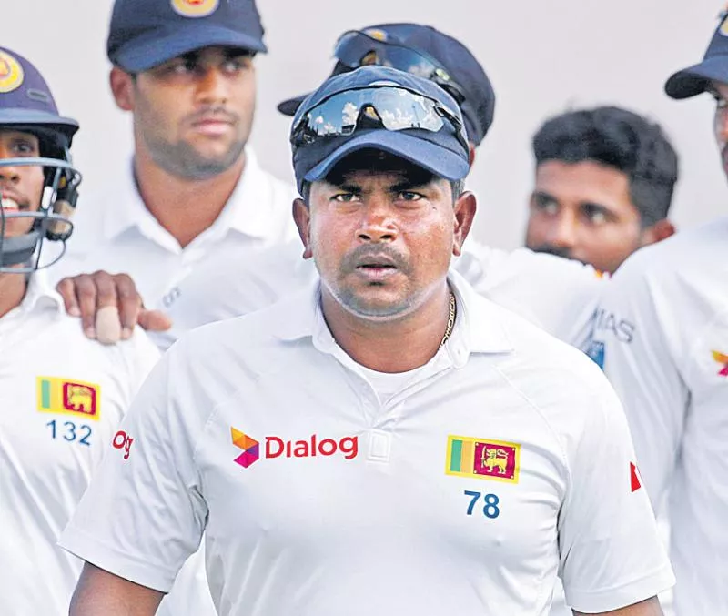 Rangana Herath ruled out of third Test against India - Sakshi