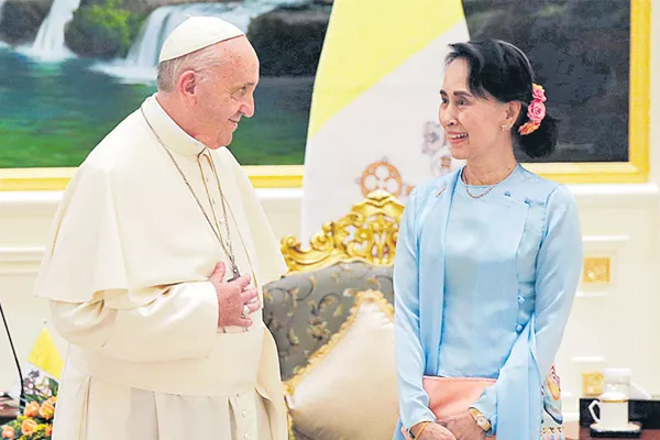 Pope Francis's gentle touch in Myanmar - Sakshi