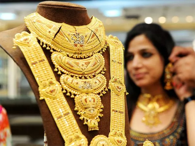 Government may make gold jewellery hallmarking mandatory by January - Sakshi