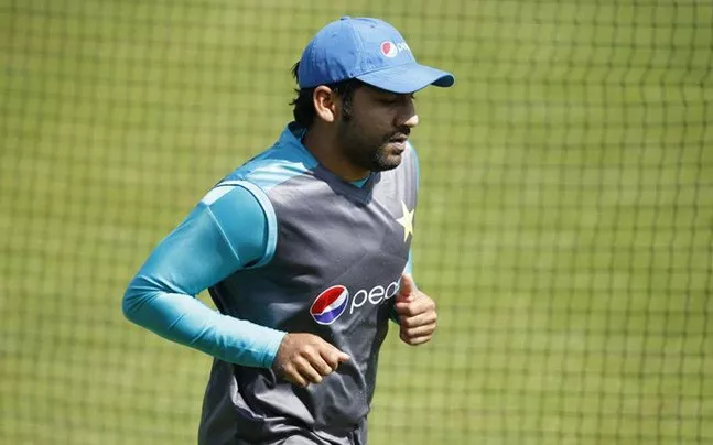 Sarfraz Ahmed dismisses Dinesh Chandimal's witchcraft claim - Sakshi