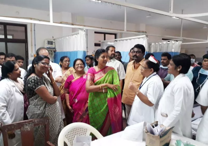 gadde anuradha Inspection govt hospital - Sakshi