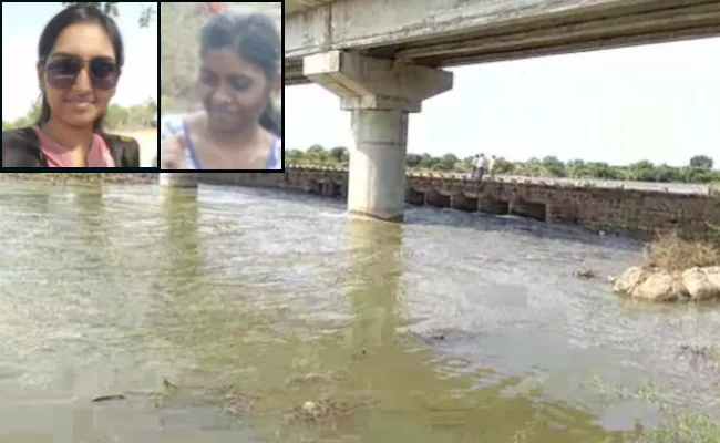 Two students drowned at Manjeera river - Sakshi