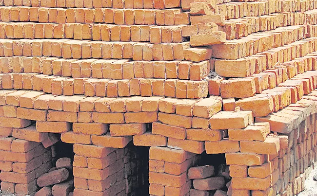 Bricks Rates Hike in Andhra Pradesh - Sakshi