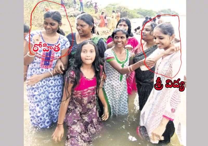 two young girls missing in manjeera river - Sakshi