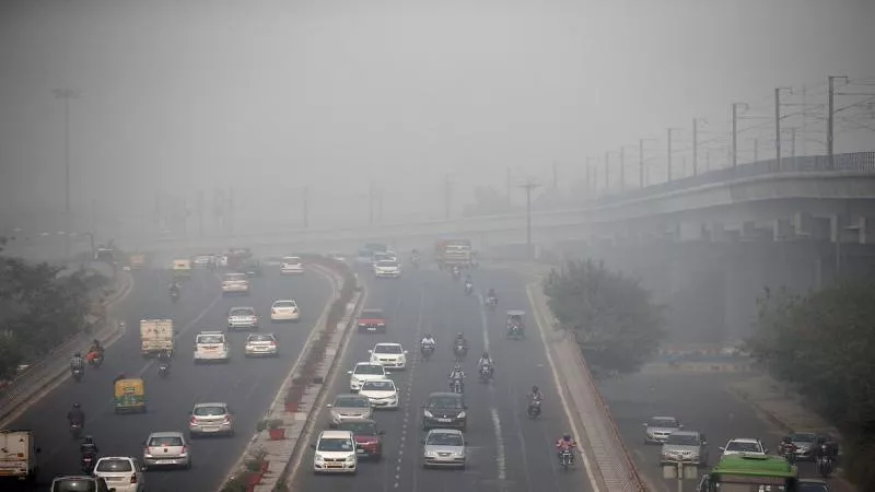 Parking Fee Hiked By 4 Times In Delhi To Curb Air Pollution - Sakshi