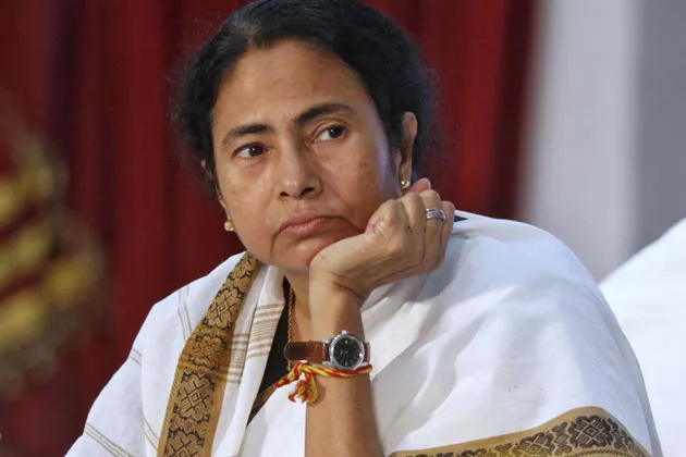 Mamata Banerjee's Twitter DP to go Black on Demonetisation Anniversary - Sakshi