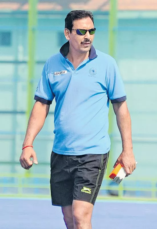 Indian women's hockey team coach Harendra Singh - Sakshi