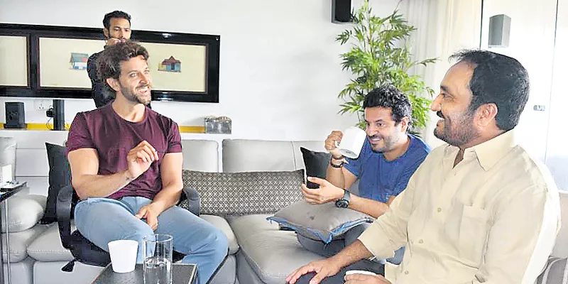 Hrithik Roshan biopic on Super 30 coach Anand Kumar - Sakshi