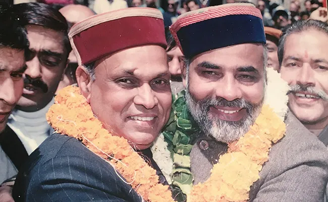 PK Dhumal, PM Modi are friends - Sakshi