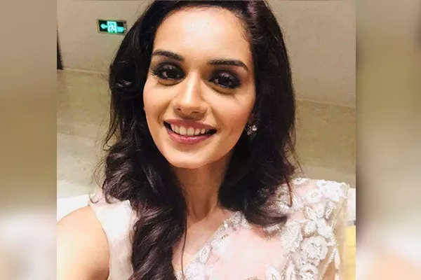 Manushi Chillar Responded on Padmavati Issue - Sakshi