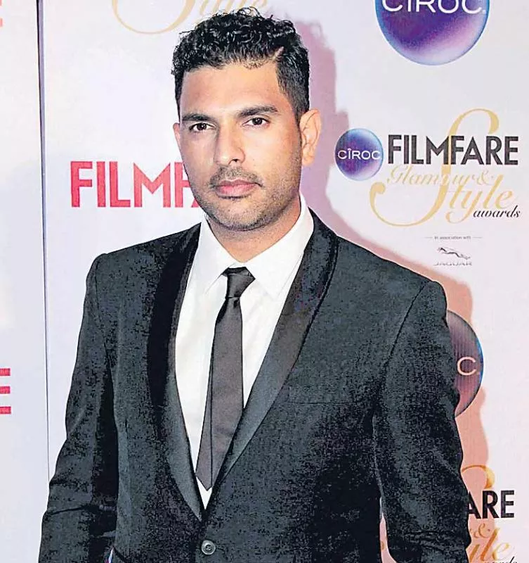 Yuvraj Singh conferred with doctorate - Sakshi