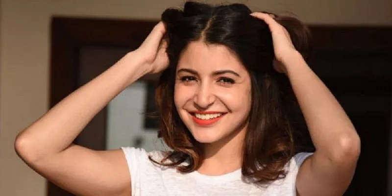 Anushka Sharma wishes to do Manisha Koirala's role in Dil Se - Sakshi