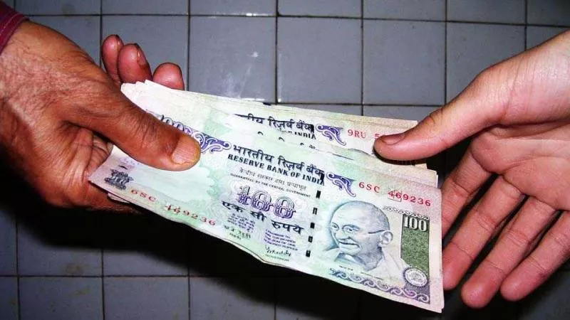 45% Indians paid bribe in past one year  - Sakshi