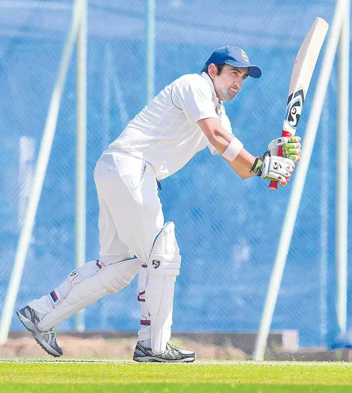 Delhi enter to  Ranji trophy semi-final - Sakshi