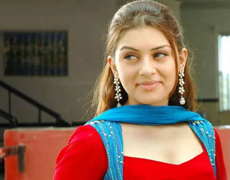 Hansika Motwani cuts down her remuneration - Sakshi
