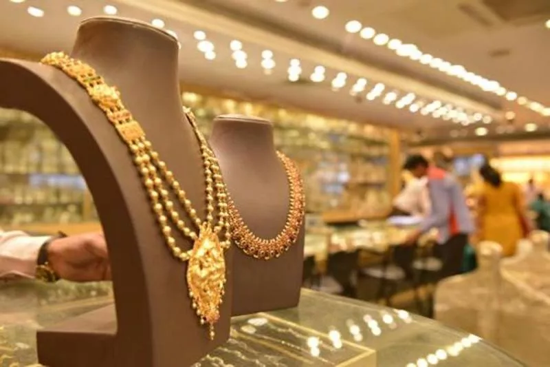 Gold Prices Jump Today On Jewellers' Buying, Global Cues - Sakshi