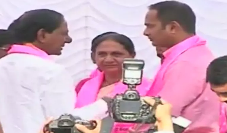 Alimineti Uma Madhava Reddy joins TRS - Sakshi