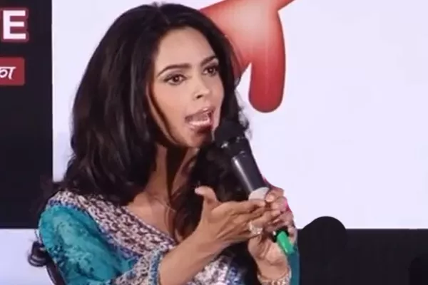 Mallika Sherawat on Paris apartment kicked out News  - Sakshi