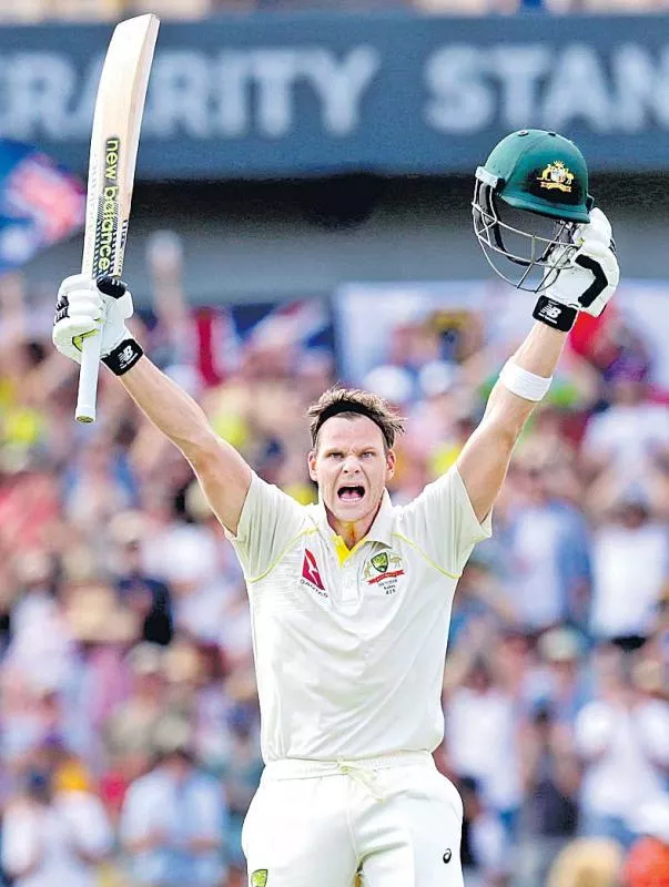 Smith reaches double century in third Ashes Test  - Sakshi