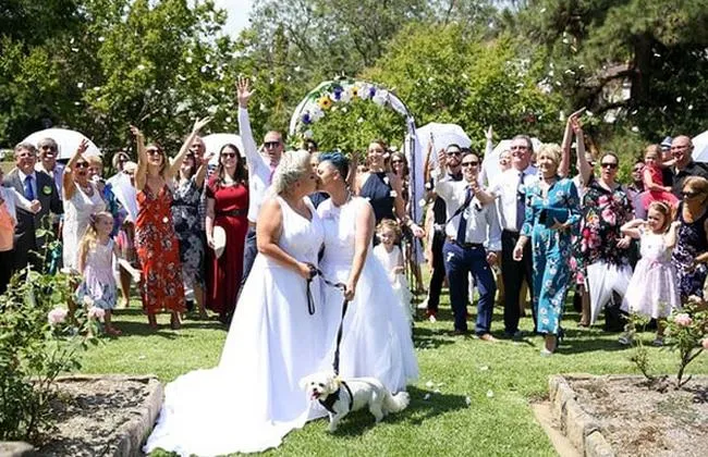 lesbian couples get married in Australia - Sakshi