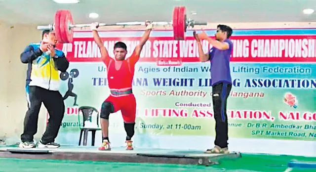 telangana weightlifters get 4 medals - Sakshi