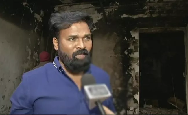  Fire broke out in residence of BJP MP B Sriramulu - Sakshi