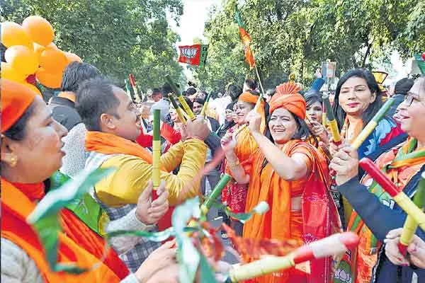 Gujarat, Himachal election result 2017  - Sakshi