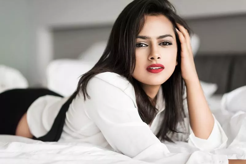 Shraddha Srinath to be the heroine for Udhayanidhi Stalin - Sakshi