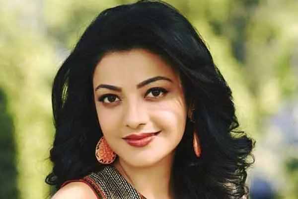 Kajal Agarwal facebook With 23.5 Million followers - Sakshi