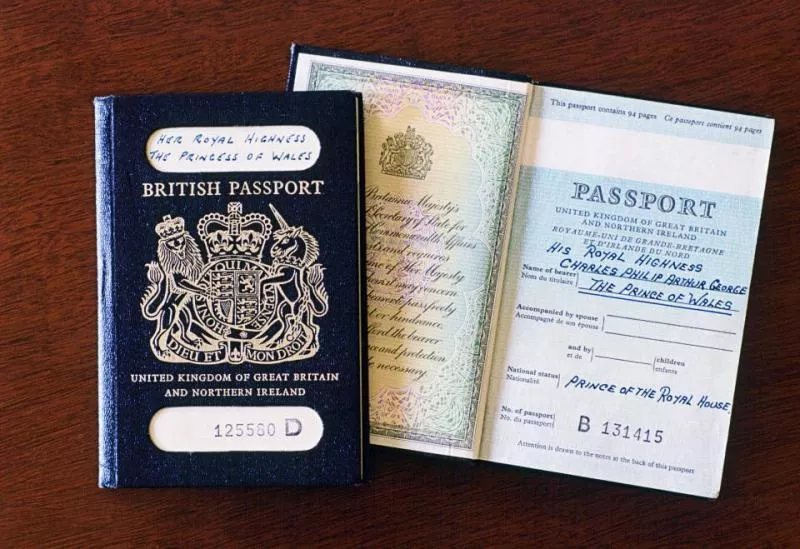 UK govt has a Christmas gift for Britons: Post-Brexit passport in new colours - Sakshi